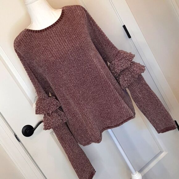 Mossimo Plush Oversized Sweater - Picture 1 of 12